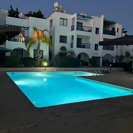 Diana Oasis 1B, Pool, Center Paphos Apartment Exterior photo