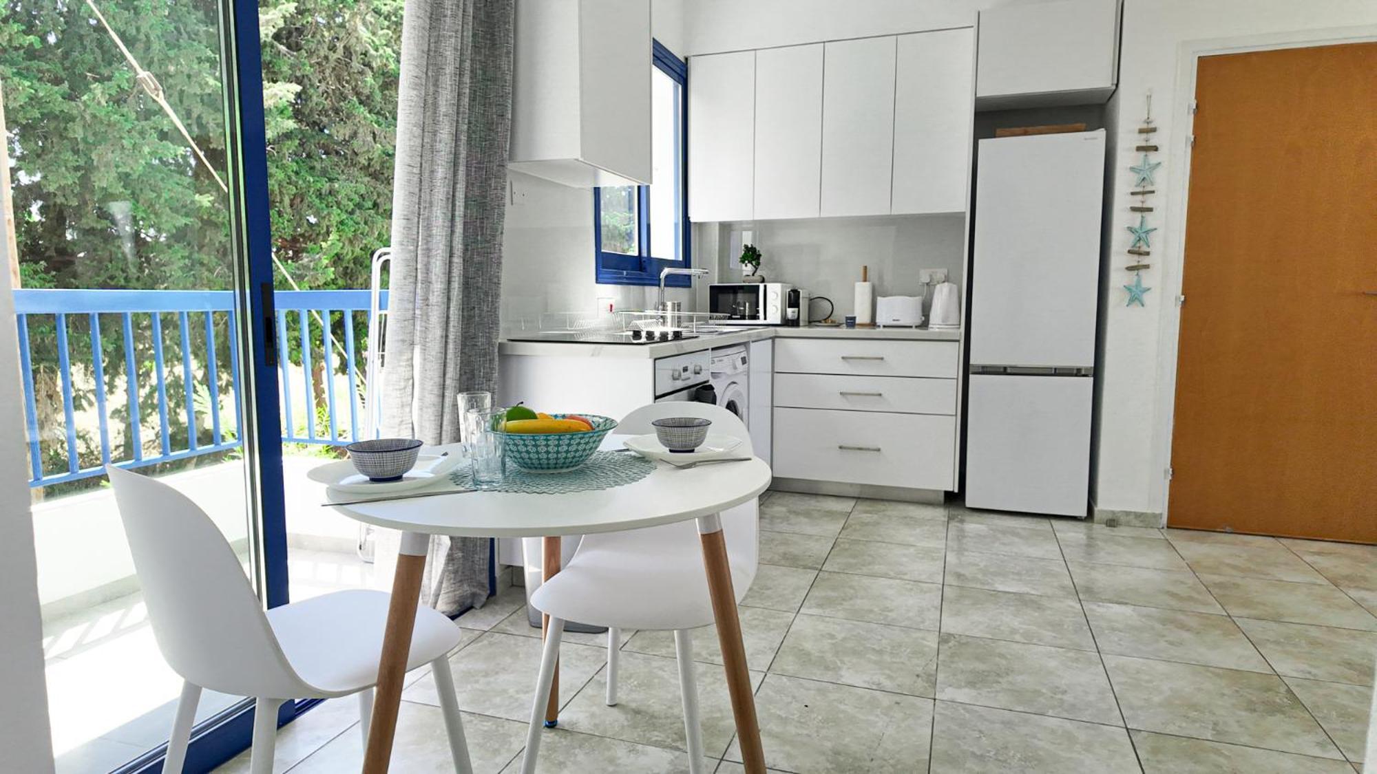 Diana Oasis 1b, Pool, Center Apartment Paphos